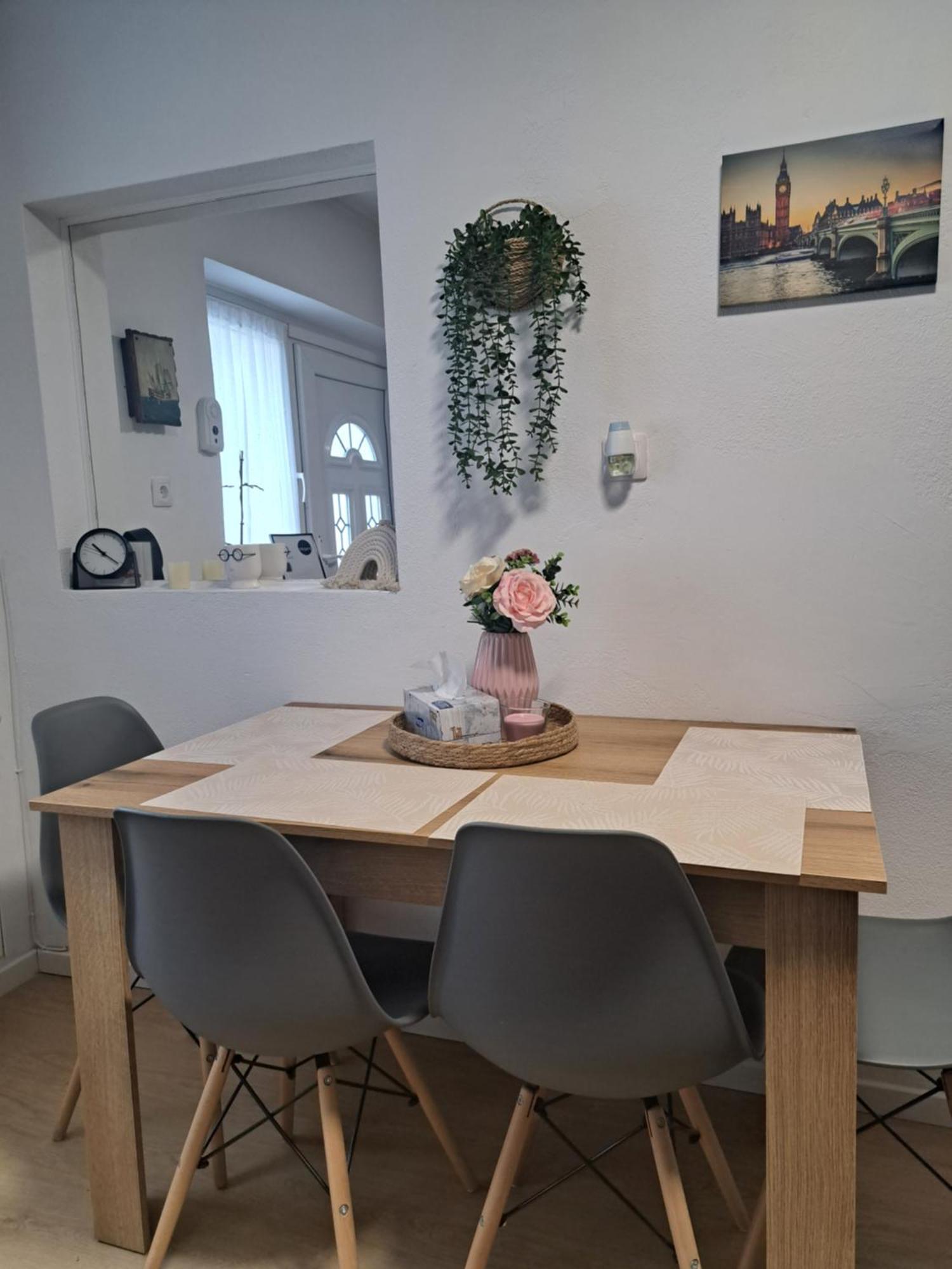 Studio With Free Parking In The Center - Deliamo 3 Nagyszeben Kültér fotó